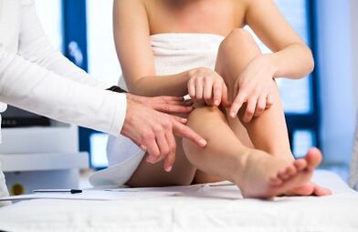 Examen des jambes pour les varices